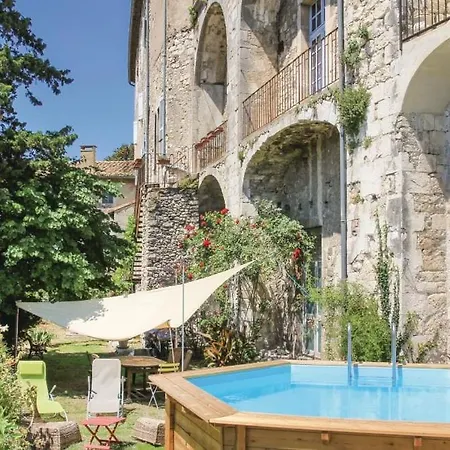 Bed & Breakfast Les Jardins De La Cathedrale D Hotes De Groupe *