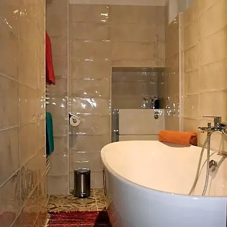 Bed & Breakfast Les Jardins De La Cathedrale D Hotes De Groupe