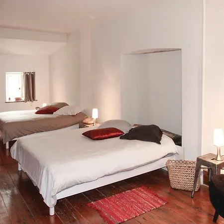 Bed & Breakfast Les Jardins De La Cathedrale D Hotes De Groupe Viviers